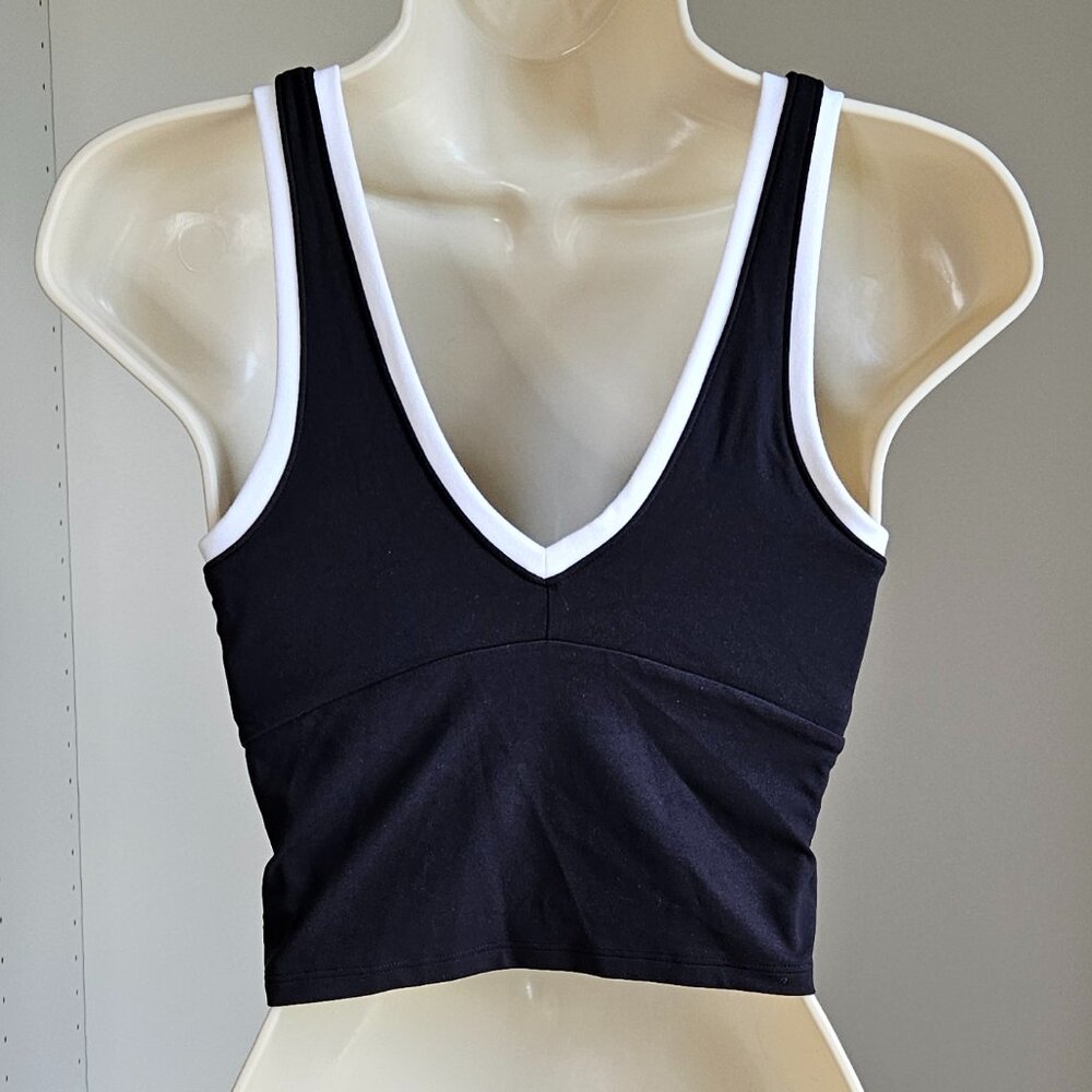 All In Motion™ Women's Everyday Soft Light Support V-Neck Cropped Sports Bra S - Picture 2 of 8